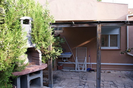 terraza de atràs con barbacoa - villa en peñiscola